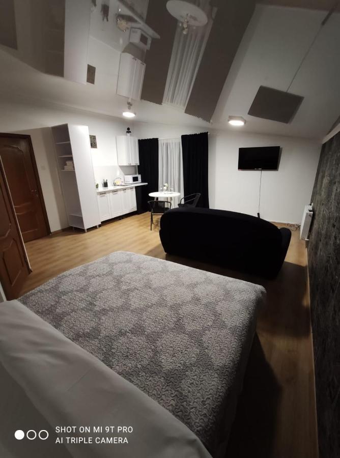 Studio In The Center City Кишинёв Экстерьер фото