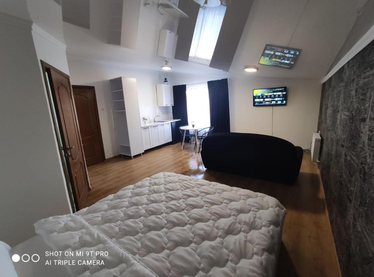Studio In The Center City Кишинёв Экстерьер фото